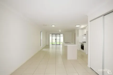 Property photo of 24 Seagull Boulevard Kirkwood QLD 4680