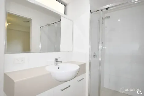 Property photo of 24 Seagull Boulevard Kirkwood QLD 4680