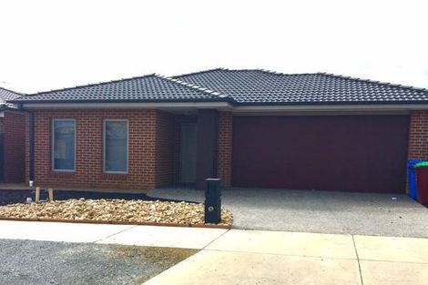 11 Genevieve Cct, Cranbourne East, VIC 3977