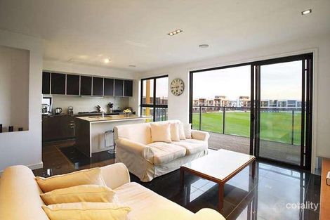 Property photo of 32 Waverley Park Drive Mulgrave VIC 3170