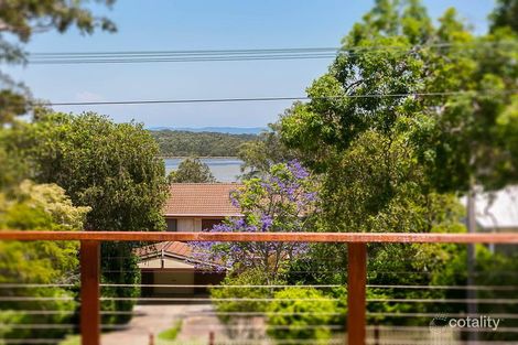 Property photo of 31 Diamond Head Drive Budgewoi NSW 2262