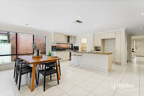 Property photo of 28 Sumner Crescent Point Cook VIC 3030