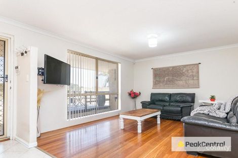 Property photo of 21 Seabrook Place Success WA 6164