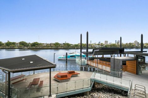 5/2 Laurence St, St Lucia, QLD 4067