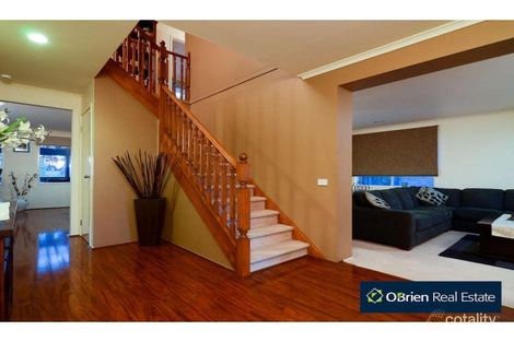 Property photo of 10 Sweet Gum Place Sandhurst VIC 3977