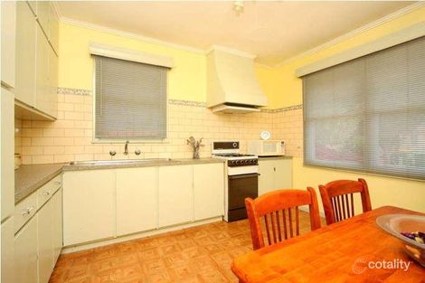 Property photo of 140 Boldrewood Parade Reservoir VIC 3073