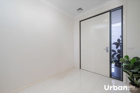 Property photo of 28 Bardo Circuit Revesby Heights NSW 2212