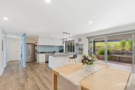 Property photo of 8 Robin Close Merimbula NSW 2548