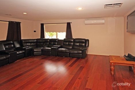 Property photo of 2 Fetlock Lane Cranbourne East VIC 3977