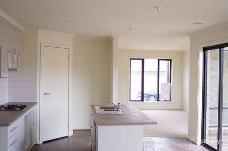 Property photo of 1 Lawn Avenue Traralgon VIC 3844