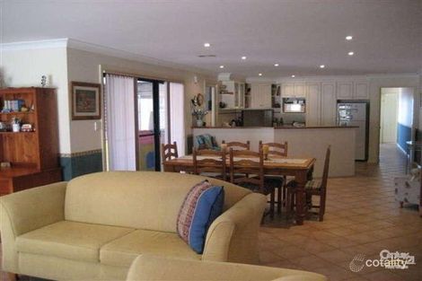 Property photo of 18 Birchgrove Drive Orange NSW 2800