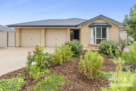 27 Flinders St, Renmark, SA 5341