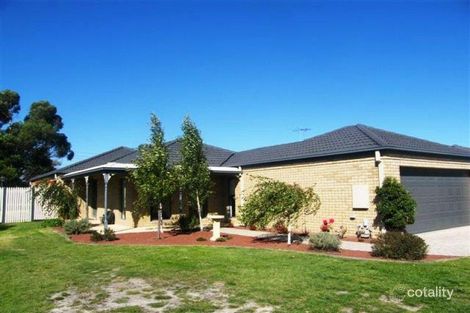 27 Tantallon Bvd, Beaconsfield, VIC 3807
