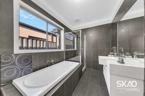 Property photo of 231 Newbury Boulevard Craigieburn VIC 3064