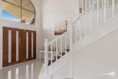 Property photo of 11 Singleton Court Helensvale QLD 4212