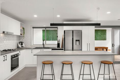 Property photo of 22 Carlina Court Marshall VIC 3216