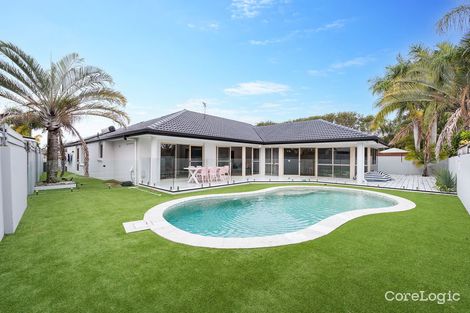 Property photo of 32 Clipper Boulevard Clear Island Waters QLD 4226