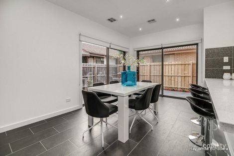 Property photo of 6 Moore Court Bundoora VIC 3083
