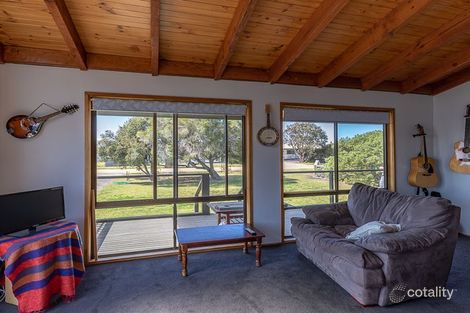 Property photo of 19 Hansen Street Seaspray VIC 3851