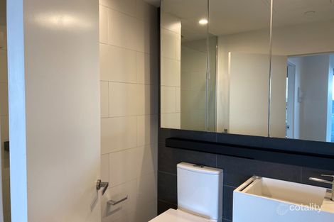 Property photo of 1806/8 Pearl River Road Docklands VIC 3008