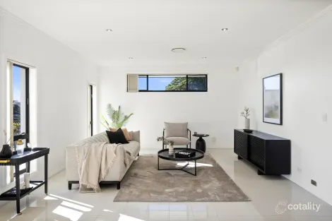 Property photo of 30 Trevor Avenue Lake Heights NSW 2502