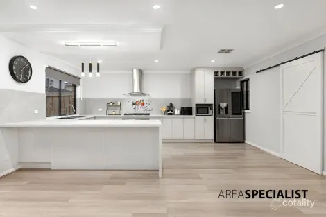 Property photo of 49 Benoit Circuit Clyde North VIC 3978