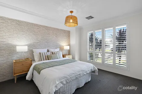 Property photo of 10 Langdon Loop Caversham WA 6055