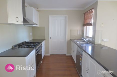 Property photo of 3 Senior Close Mill Park VIC 3082