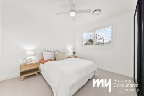 Property photo of 4 Cameron Circuit Harrington Park NSW 2567