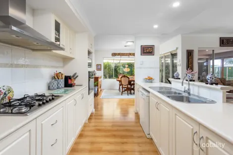 Property photo of 17 Beachgrove Place Geographe WA 6280