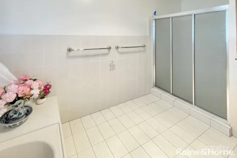 Property photo of 4 Willawong Street Young NSW 2594