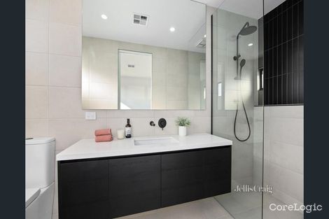 Property photo of 18 Draper Street McKinnon VIC 3204