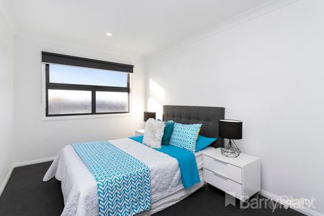 Property photo of 13 Waragreen Walk Mickleham VIC 3064