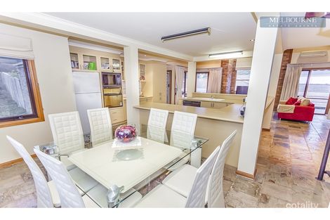 Property photo of 21 Ravenhill Boulevard Roxburgh Park VIC 3064