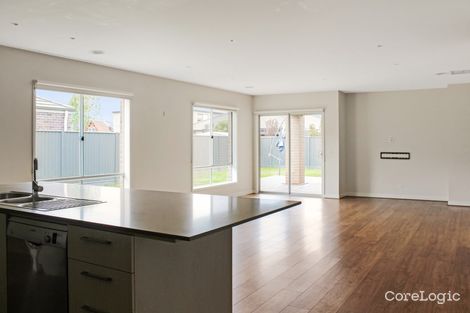 Property photo of 18 Brolga Way Lara VIC 3212