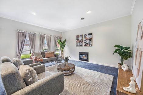 Property photo of 33 St Chester Avenue Lake Gardens VIC 3355