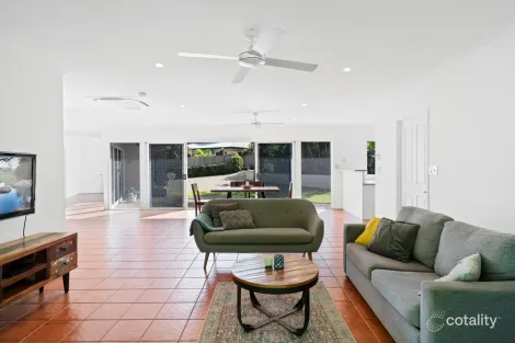 Property photo of 11 Benn Street Brinsmead QLD 4870