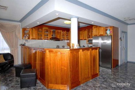 Property photo of 3 Taplin Way Roxburgh Park VIC 3064