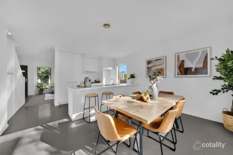 Property photo of 1 Mercury Court Carrum Downs VIC 3201