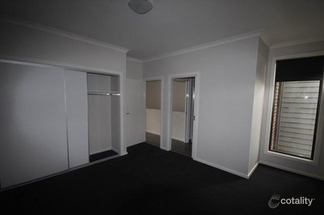 Property photo of 16/24 Healesville Loop Craigieburn VIC 3064
