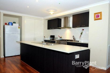 Property photo of 17 Red Gum Circuit Pakenham VIC 3810