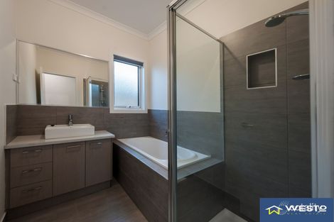 Property photo of 42 Hammersmith Road Wyndham Vale VIC 3024
