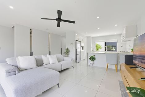 Property photo of 3/22 Bath Street Labrador QLD 4215