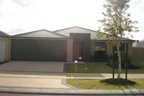 13 Hillhouse Way, Piara Waters, WA 6112