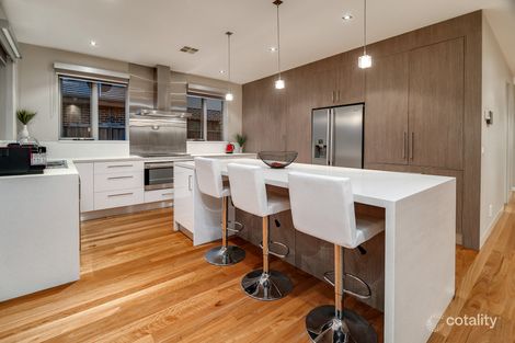 Property photo of 33 Hawkstowe Parade South Morang VIC 3752