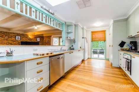 Property photo of 2 Cherrytree Rise Knoxfield VIC 3180