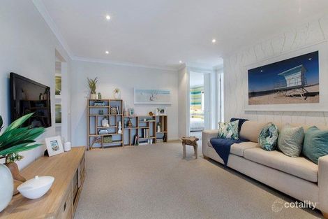 Property photo of 22 Valiant Crescent Craigieburn VIC 3064