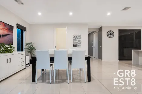 Property photo of 31 Statham View Cranbourne West VIC 3977