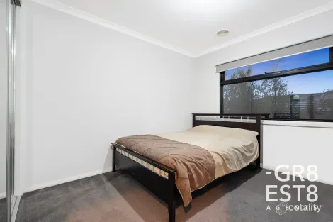 Property photo of 31 Statham View Cranbourne West VIC 3977