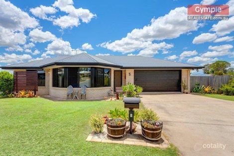 5 Grosvenor Ct, Southside, QLD 4570